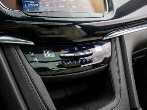 Certified 2023 Cadillac XT6 Sport w/ LPO, Onyx Lite Package image 28