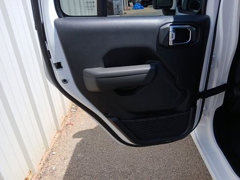 New 2025 Jeep Gladiator Sport image 16