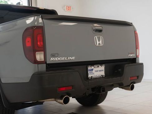 Used 2023 Honda Ridgeline Sport image 10