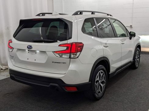 Used 2023 Subaru Forester Premium image 2