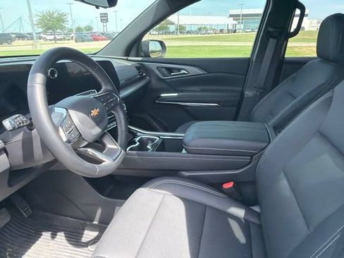 Used 2026 Chevrolet Traverse LT w/ Driver Confidence Package AWD/4WD image 9