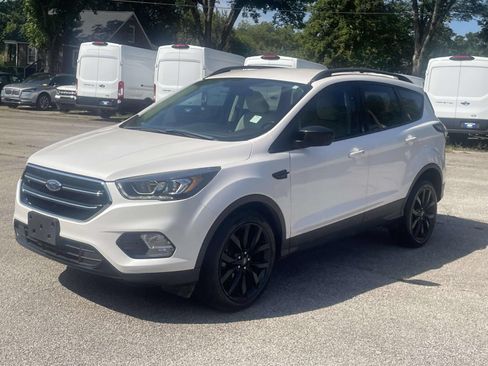 Used 2018 Ford Escape SEL w/ SEL Sport Appearance Package FWD image 11
