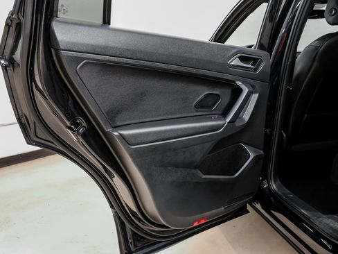 Used 2019 Volkswagen Tiguan SEL R-Line w/ 3rd Row Seat Package image 53