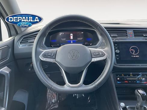 Used 2023 Volkswagen Tiguan SE w/ Panoramic Sunroof Package image 15