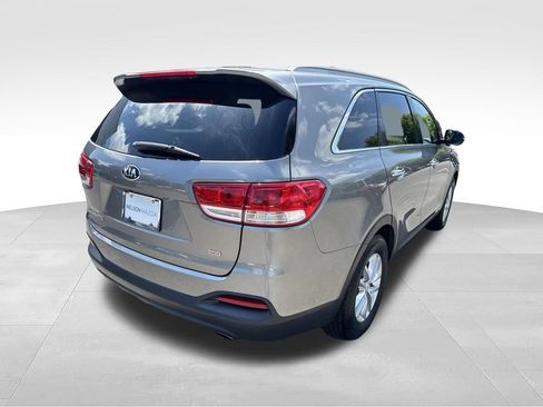 Used 2016 Kia Sorento AWD image 7