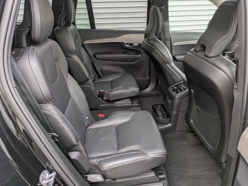 Certified 2024 Volvo XC90 T8 Ultimate w/ Protection Package Premier image 32