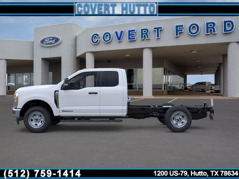 New 2026 Ford F350 XL w/ XL Chrome Package image 3