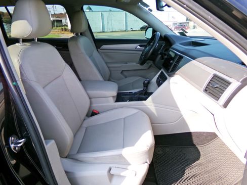 Used 2019 Volkswagen Atlas SE FWD image 17