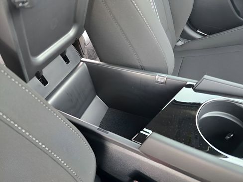 Used 2025 Hyundai Elantra Blue image 30