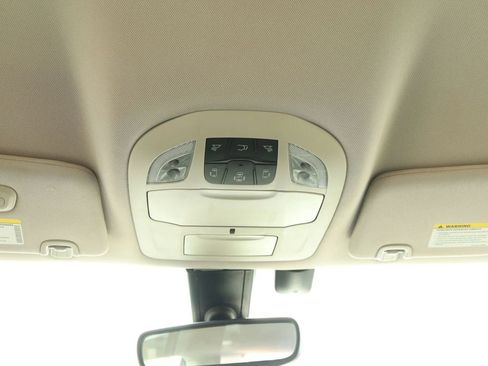 Used 2018 Chrysler Pacifica Touring-L FWD image 42