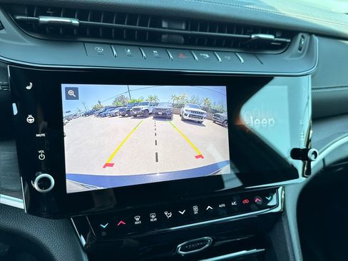 New 2026 Jeep Grand Cherokee L Limited RWD image 30