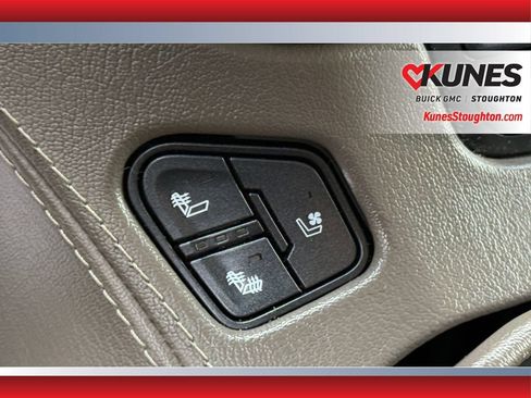 Used 2017 GMC Yukon XL Denali w/ Open Road Package AWD/4WD image 33