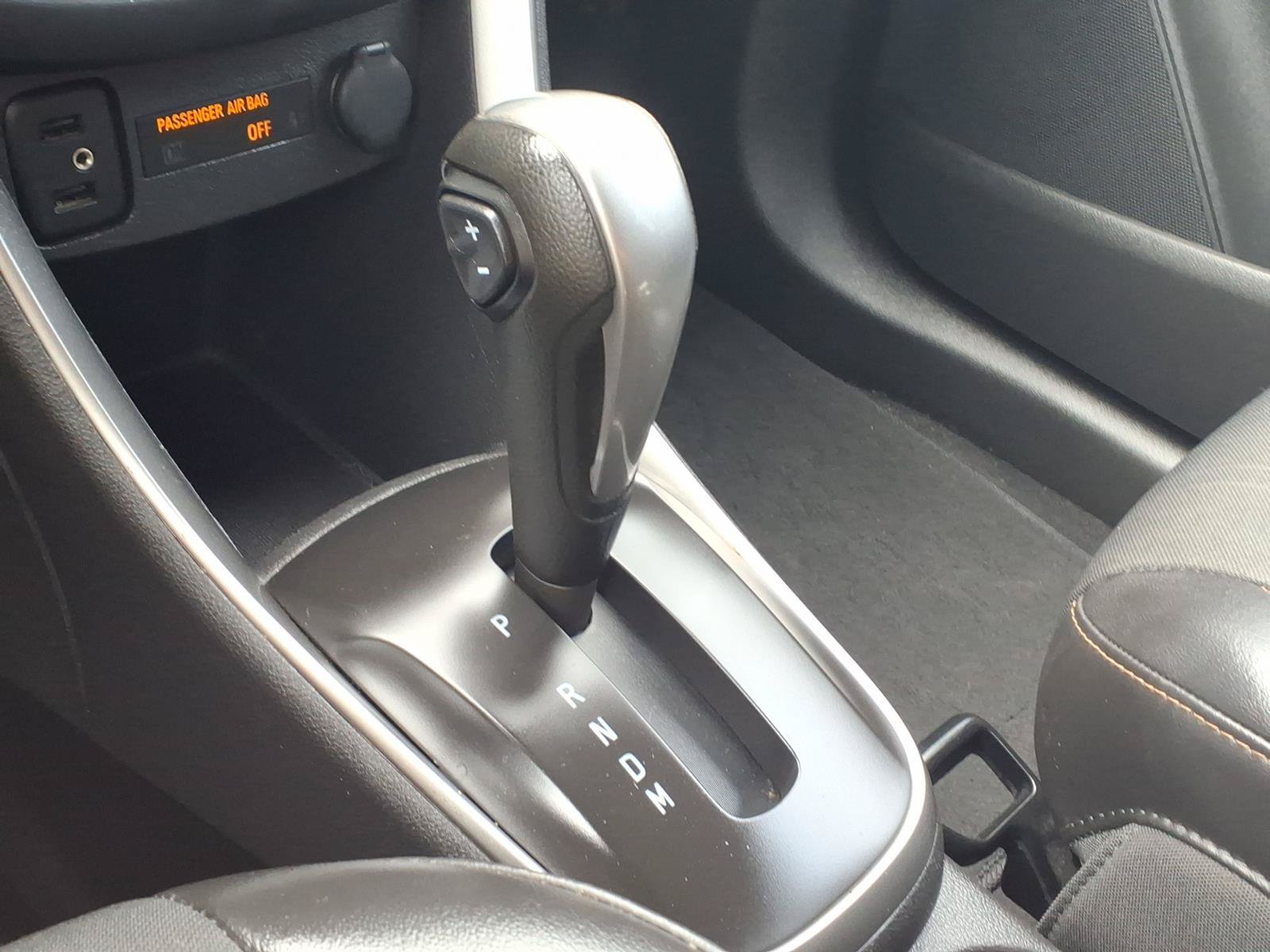 Used 2019 Chevrolet Trax LT w/ LT Convenience Package FWD image 14