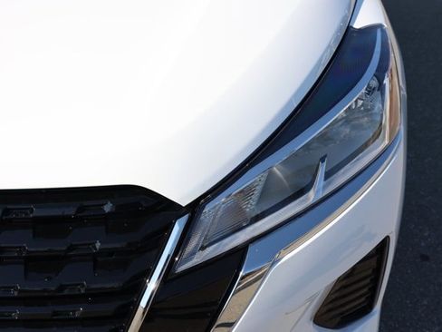 New 2025 Nissan Kicks Play S image 10