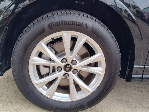 Certified 2025 Audi Q3 2.0T Premium w/ Convenience Package image 19