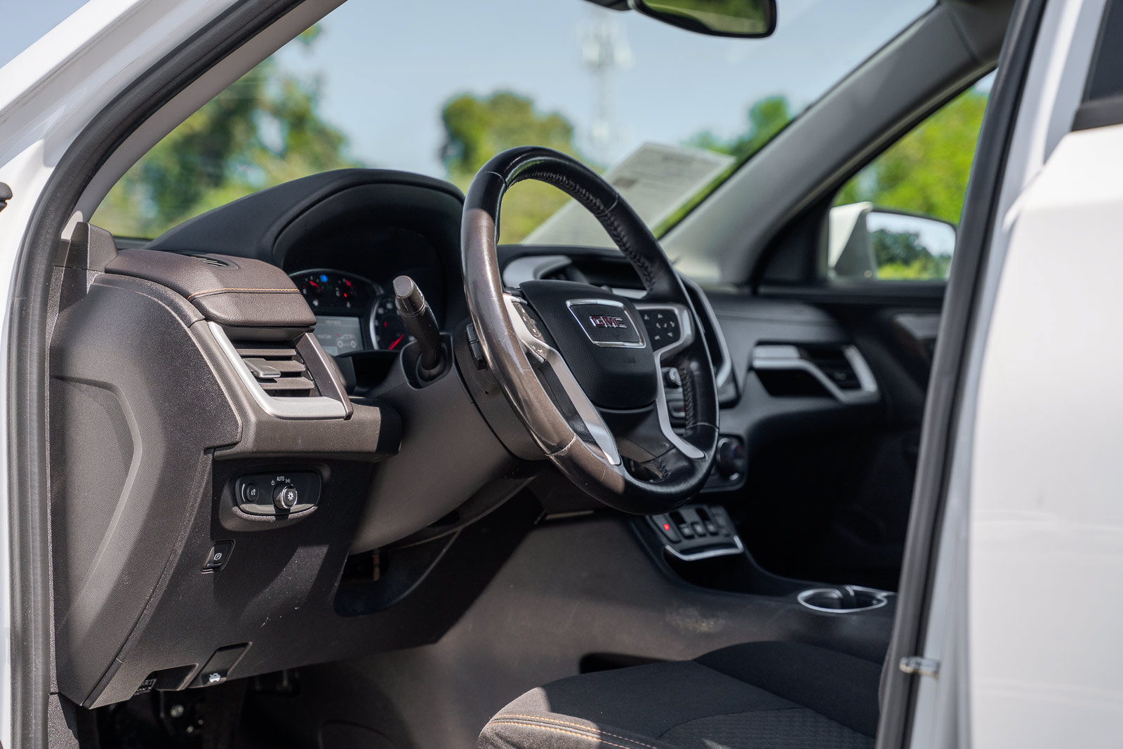 Used 2019 GMC Terrain SLE w/ Driver Convenience Package AWD/4WD image 22