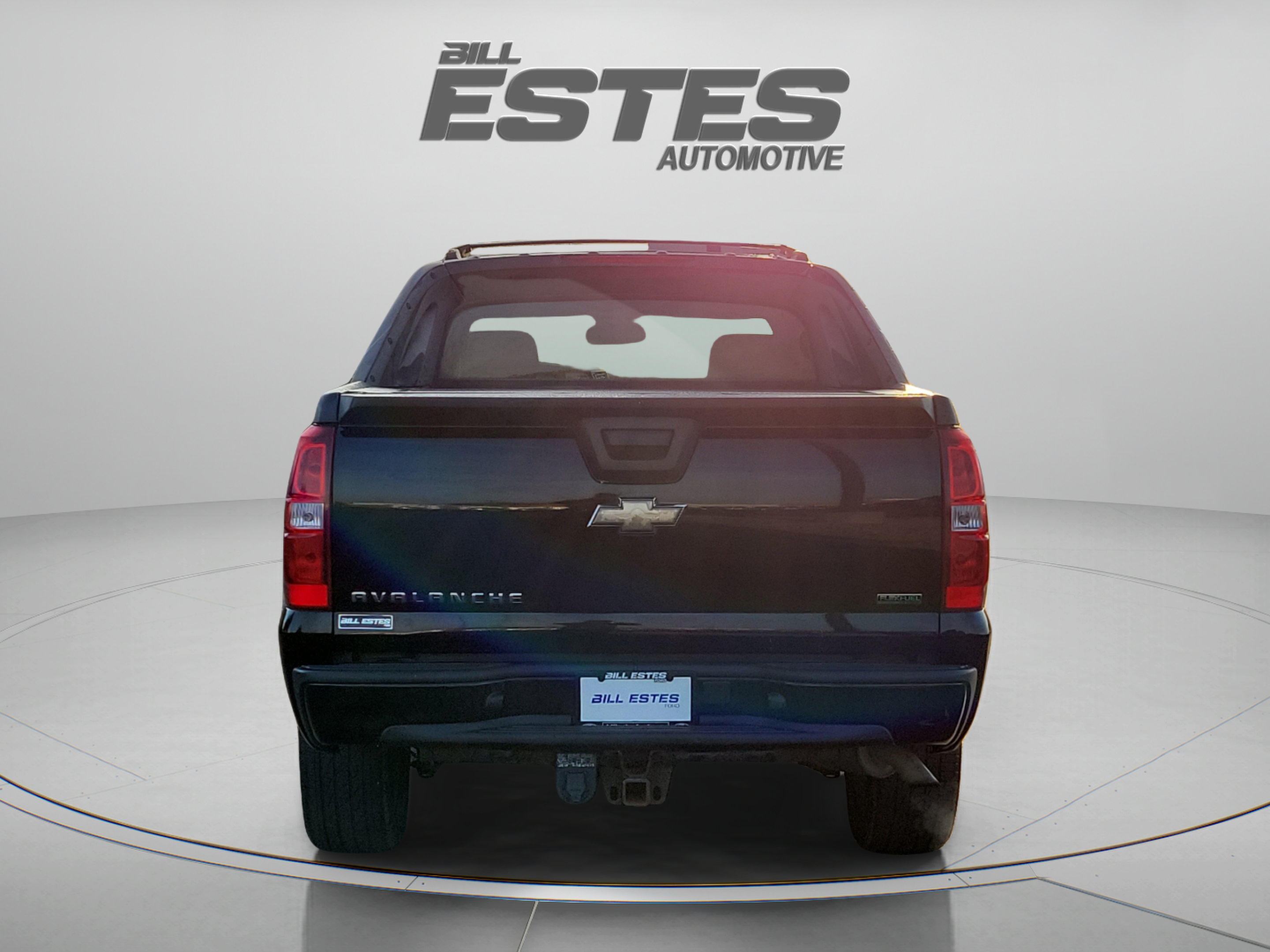 Used 2011 Chevrolet Avalanche LS w/ Regional Value Package AWD/4WD image 3