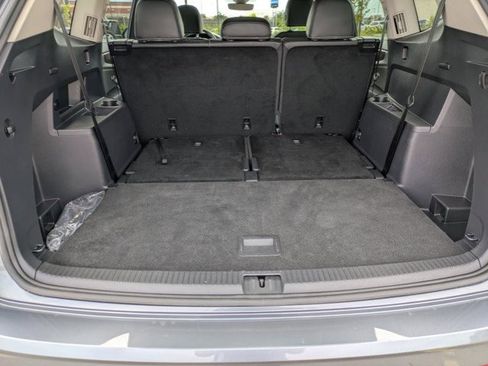 Used 2025 Volkswagen Atlas SE image 23