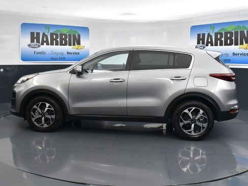 Used 2022 Kia Sportage LX FWD image 2