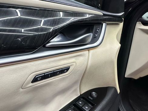 Used 2013 Cadillac XTS Platinum w/ Driver Assist Package image 9