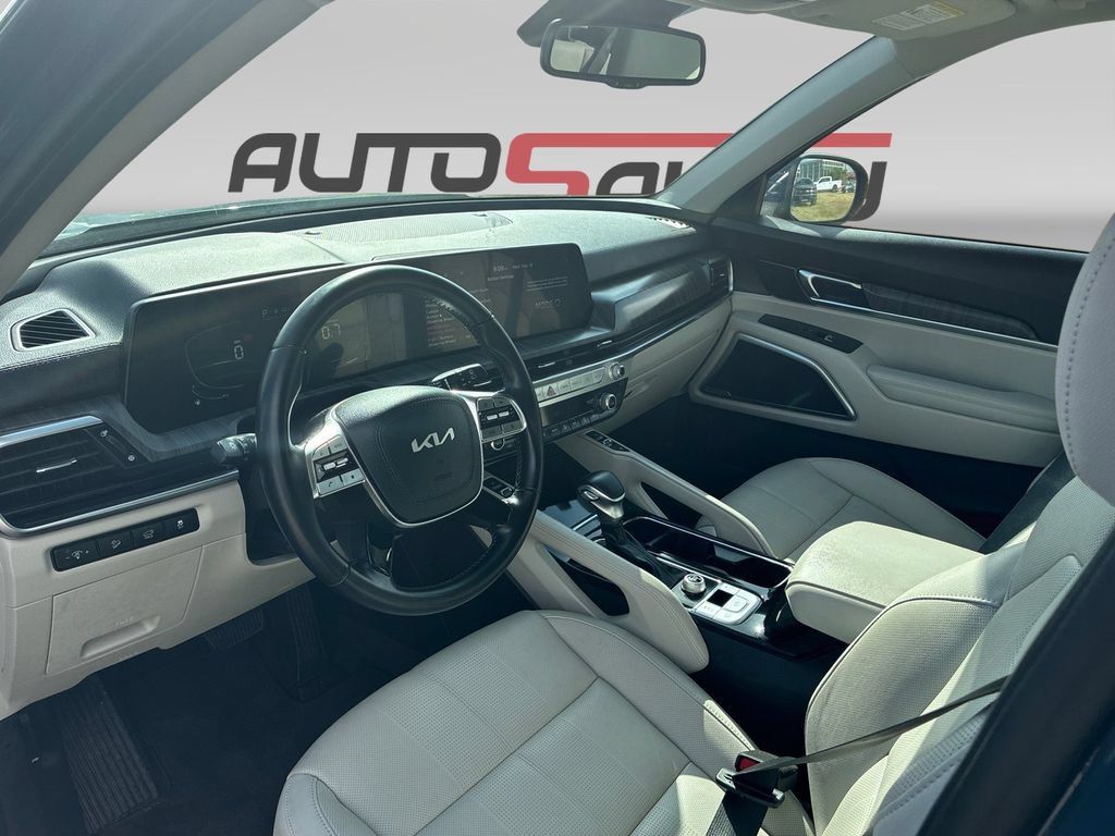 Used 2023 Kia Telluride EX w/ EX Captain's Chair Package FWD image 10