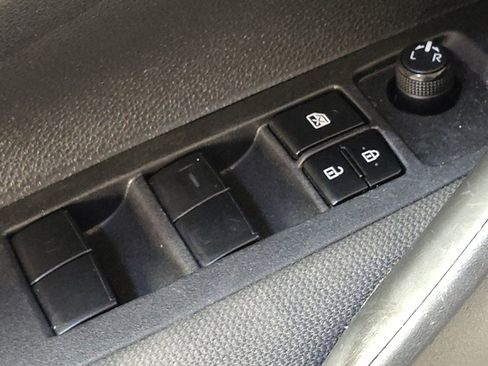 Used 2021 Toyota Corolla LE FWD image 27