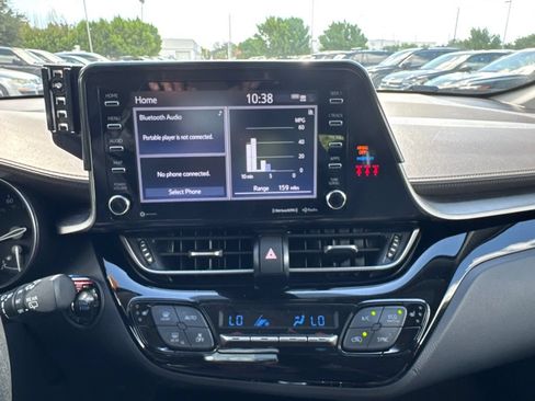 Used 2022 Toyota C-HR Limited FWD image 12
