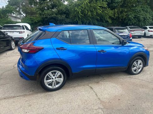 Used 2021 Nissan Kicks S image 9