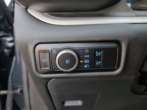 Used 2023 Ford Explorer XLT w/ Equipment Group 202A AWD/4WD image 17