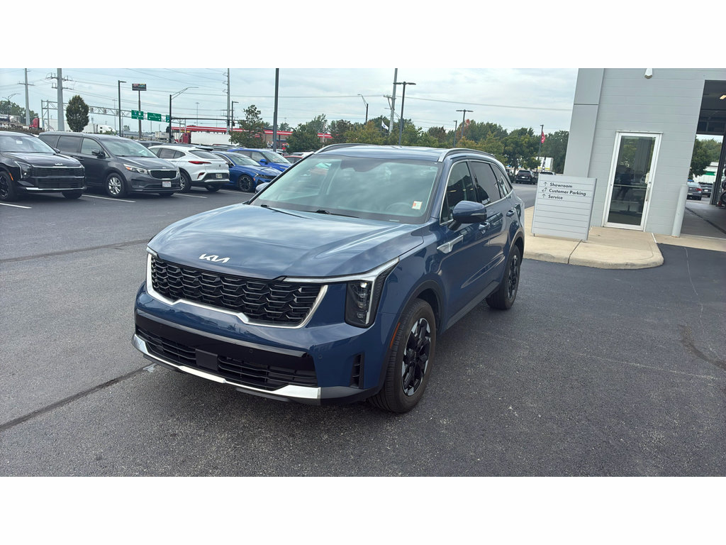 Used 2025 Kia Sorento S FWD image 3
