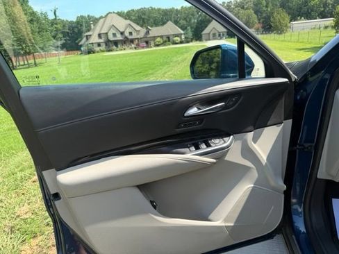 Used 2019 Cadillac XT4 Premium Luxury FWD image 10