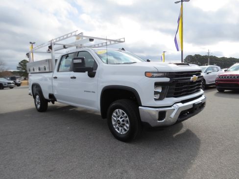 Used 2025 Chevrolet Silverado 2500 W/T w/ WT/CX Safety Package image 3