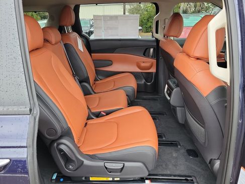 New 2026 Kia Carnival EX FWD image 12