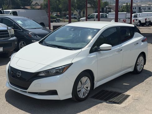 Used 2025 Nissan Leaf S FWD image 8