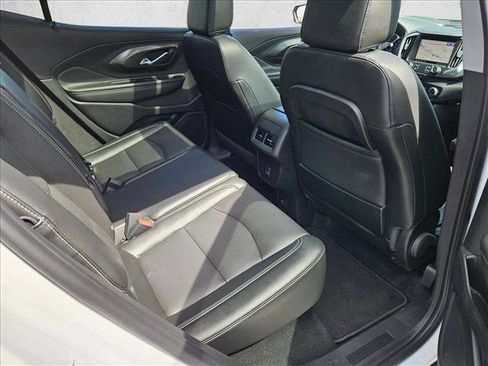 Used 2023 GMC Terrain SLT w/ Infotainment Package II FWD image 19