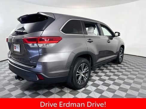 Certified 2018 Toyota Highlander Plus AWD/4WD image 23