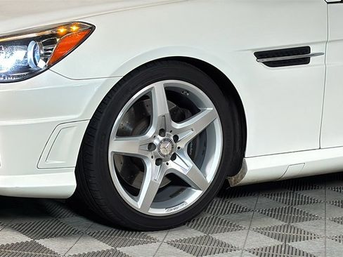 Used 2015 Mercedes-Benz SLK 350 image 4