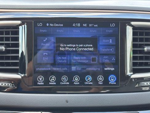 Used 2017 Chrysler Pacifica Touring-L w/ Tire & Wheel Group FWD image 23