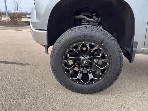 Used 2025 Chevrolet Silverado 1500 LT AWD/4WD image 8