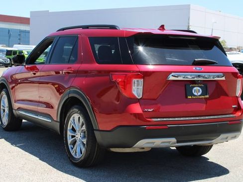 Used 2020 Ford Explorer XLT w/ Equipment Group 202A AWD/4WD image 3