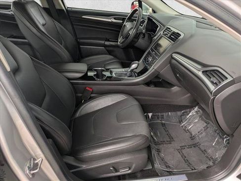 Used 2014 Ford Fusion Titanium FWD image 20