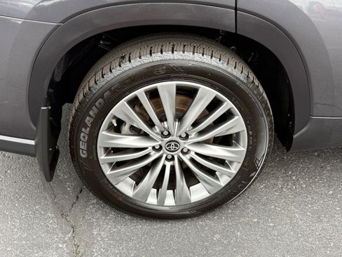 Used 2021 Toyota Highlander Platinum image 11