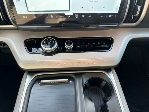 New 2025 Ford Expedition Max Active image 18