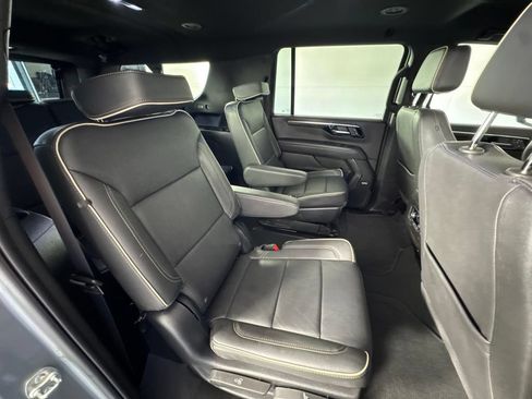Certified 2025 Chevrolet Suburban Premier AWD/4WD image 36