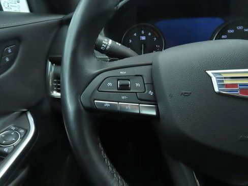 Used 2022 Cadillac XT4 Premium Luxury w/ Technology Package image 11