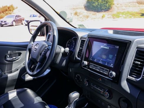 Used 2022 Nissan Frontier SV image 19