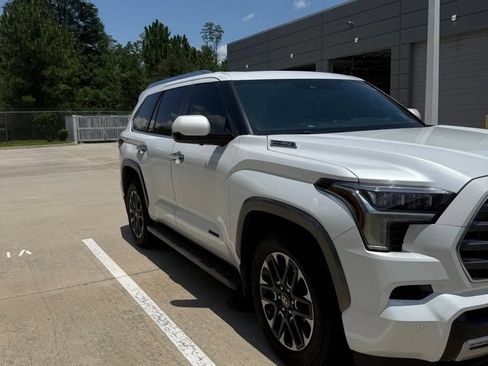 Used 2025 Toyota Sequoia Limited AWD/4WD image 2