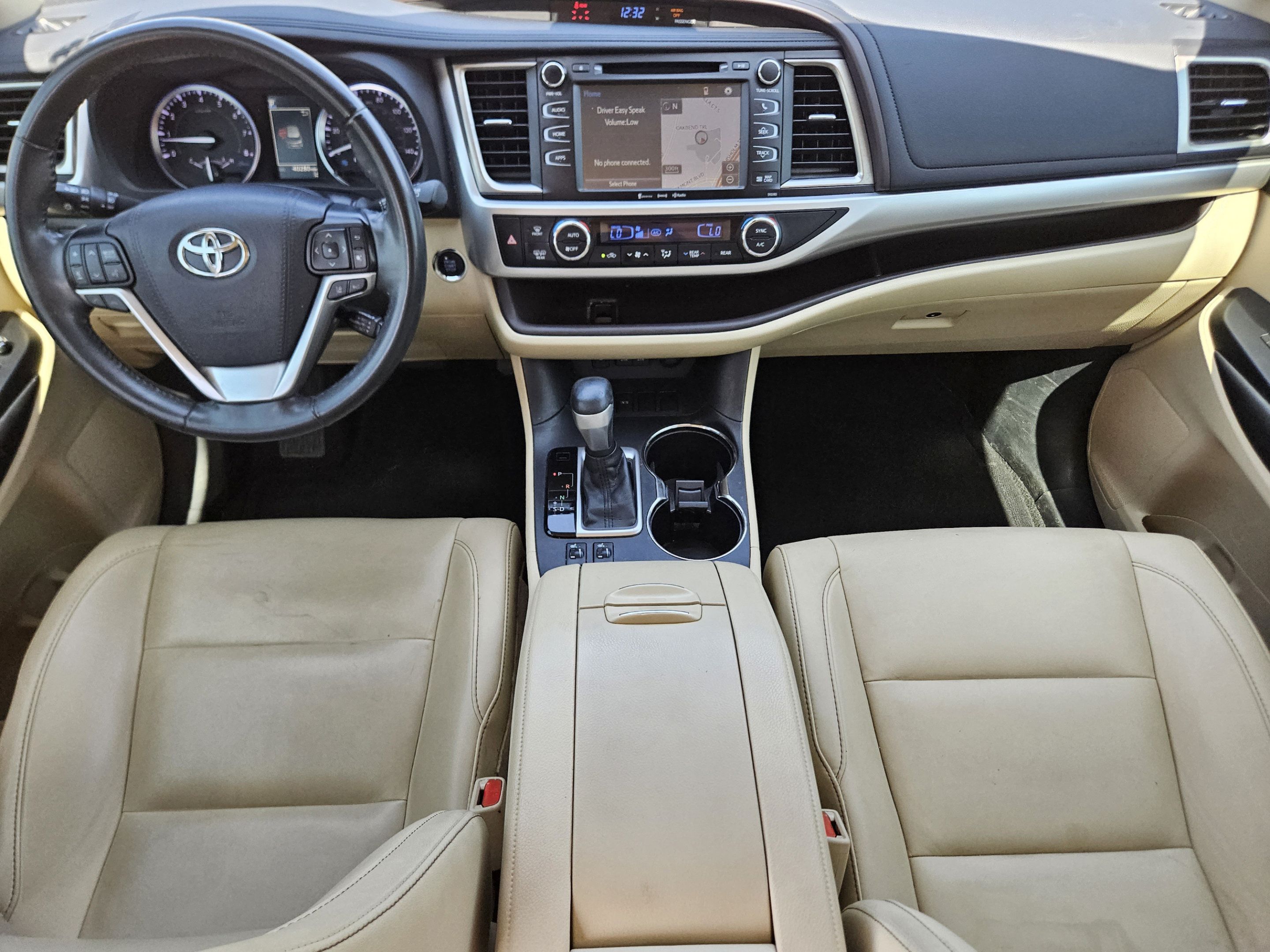 Used 2019 Toyota Highlander XLE FWD image 17