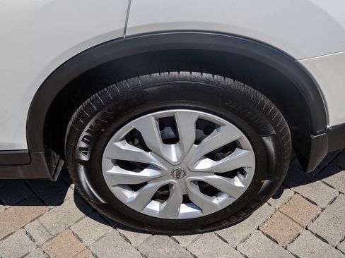 Used 2014 Nissan Rogue S FWD image 12