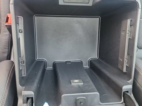 Used 2022 GMC Sierra 1500 AT4 w/ AT4 Premium Package AWD/4WD image 33